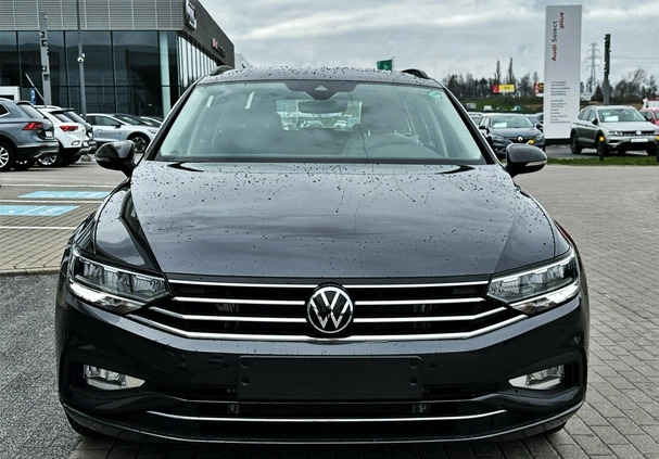 Volkswagen Passat cena 159900 przebieg: 5, rok produkcji 2024 z Trzebnica małe 46